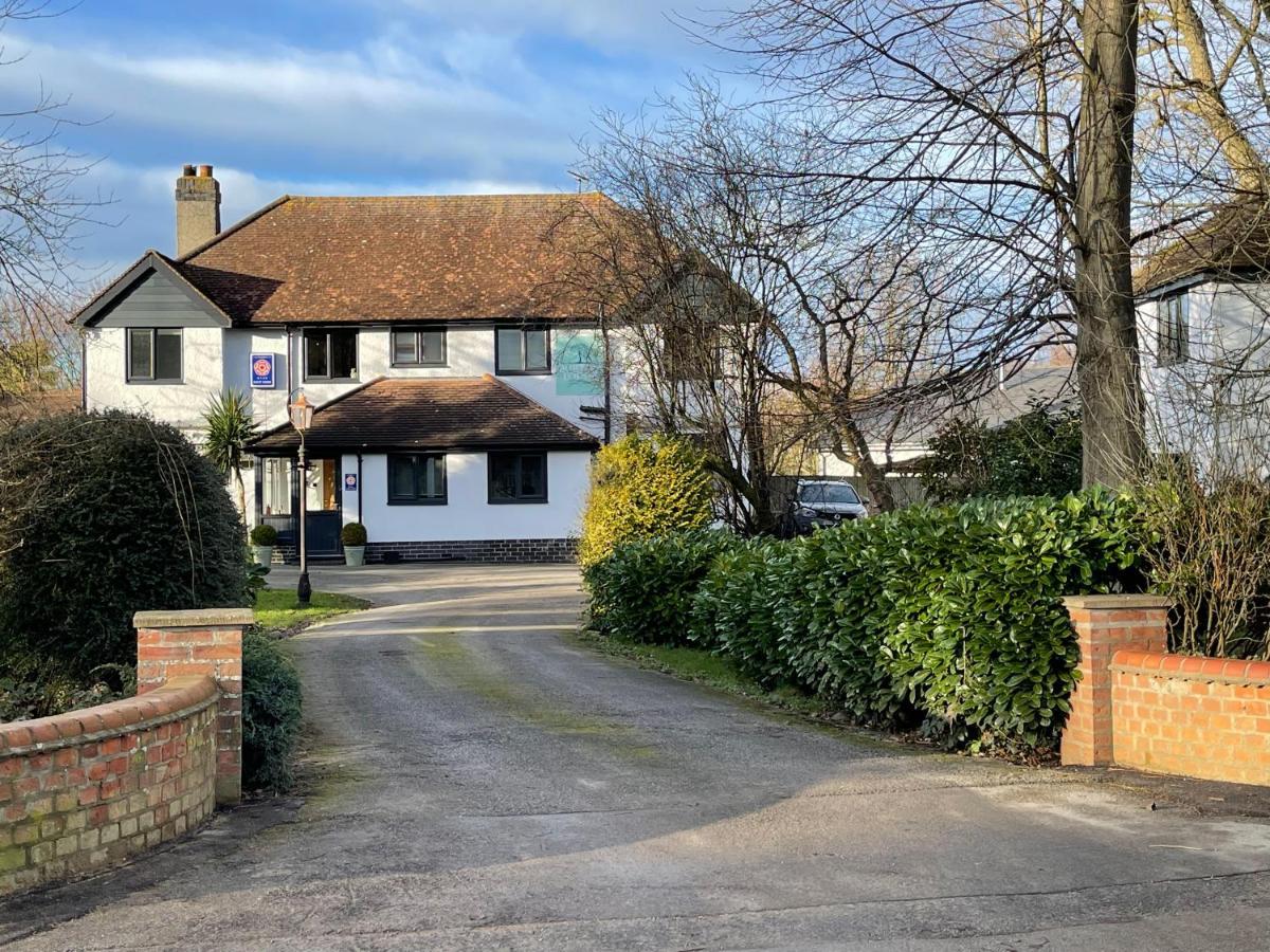 Guest house Burton & 4*